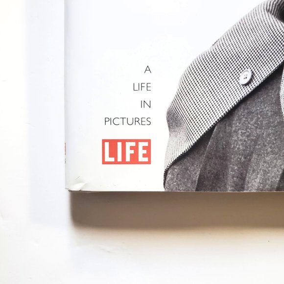 Remembering Sinatra: A Life in Pictures Hardcover Book - Picture 7 of 8